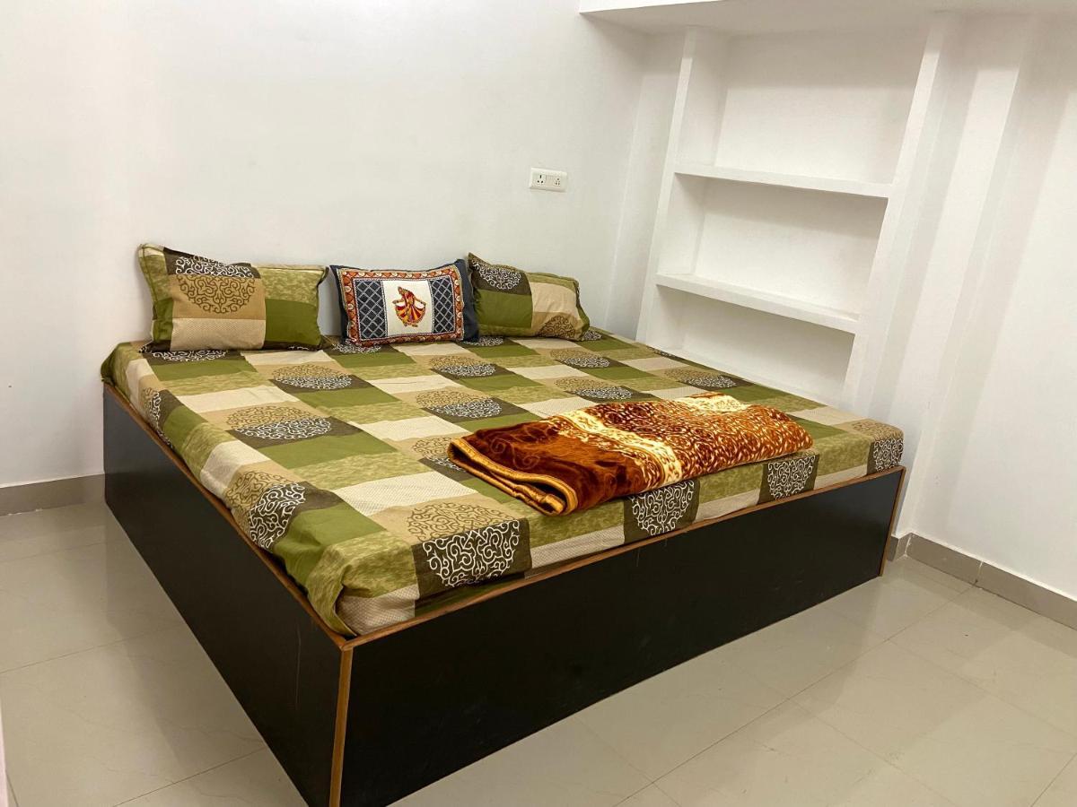 Garuda Guest House Varanasi Eksteriør billede
